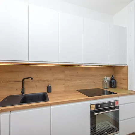 2p A Roquebrune-cap-martin, & Clim Roquebrune-Cap-Martin